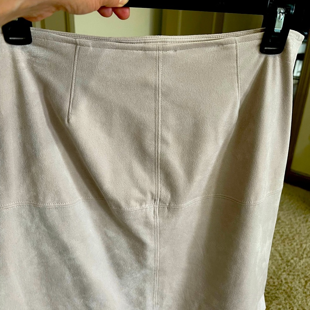 Kenar, A-line suede skirt, size 6,fully lined,color stone NEW NO TAGS